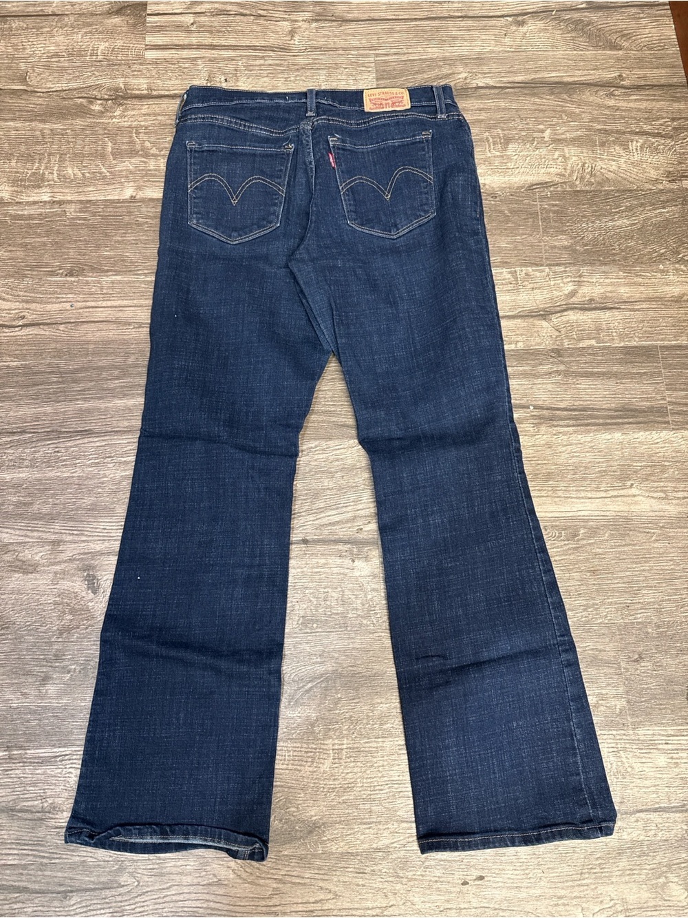 Levi’s Classic Bootcut Dark Wash Jeans Size 6 | Flattering Fit - Picture 3 of 7